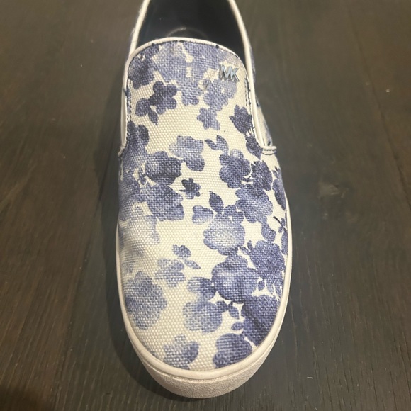 Michael Kors Keaton floral slip on sneaker - Picture 6 of 15